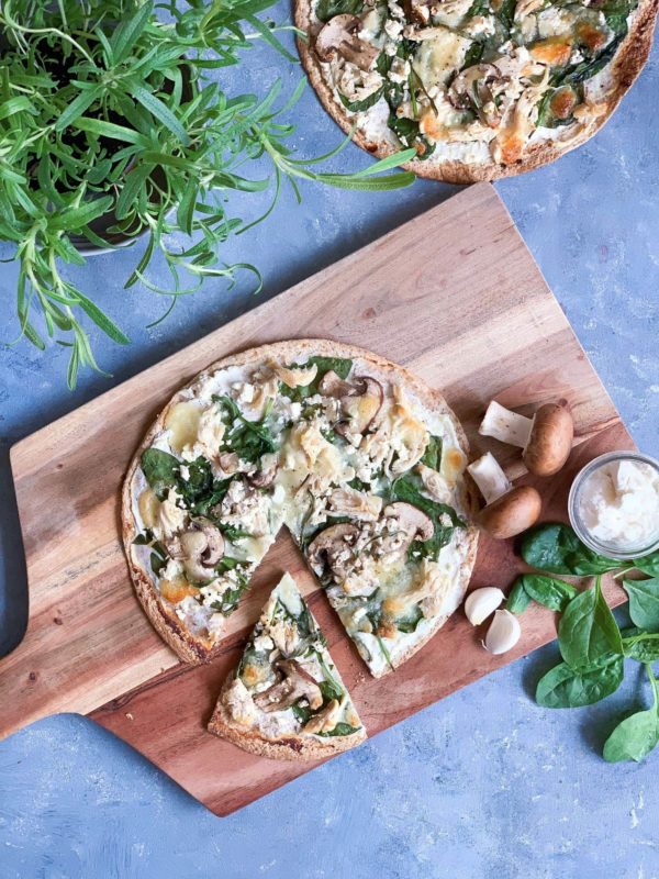 Tortillia pizza med Frijsenborg kylling og svampe