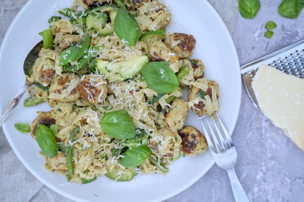 Frijsenborg Spaghetti med kødboller og grønt