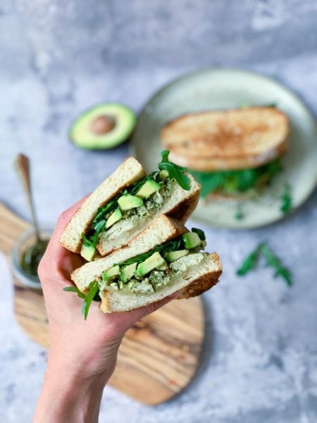 Frijsenborg toast med kylling og avocado